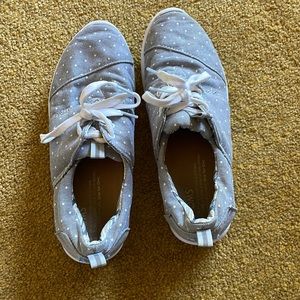 Cute polka dot Toms Del Ray lace up sneakers
